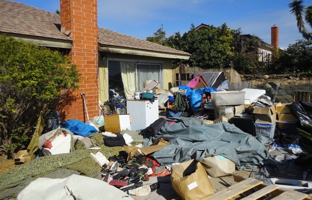 Challenges in Hoarding Cleanouts and How Experts Tackle Them